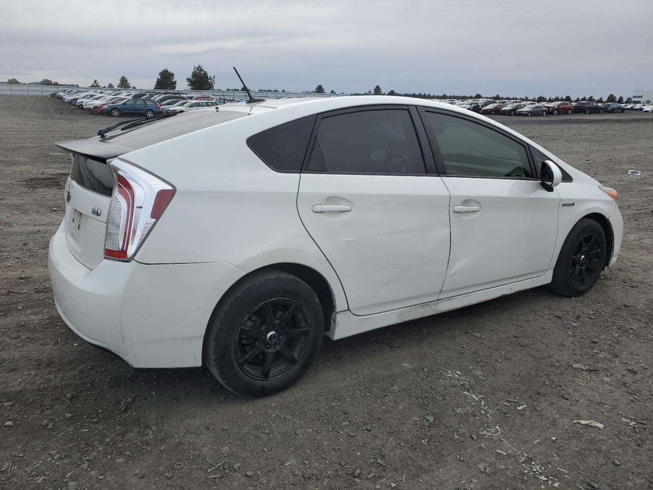 2015 TOYOTA PRIUS - Image 3