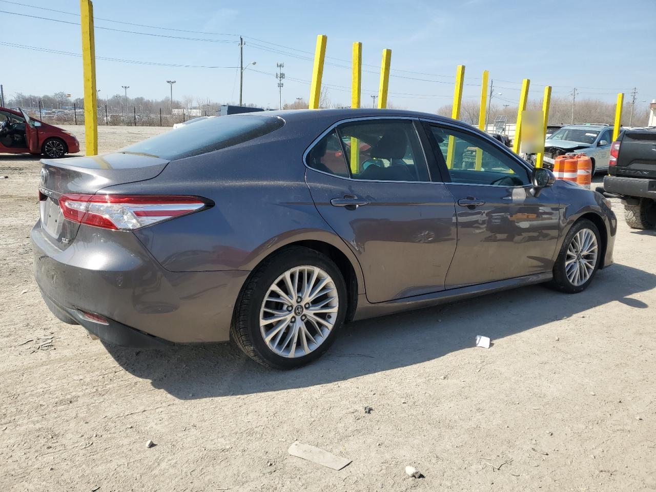 2018 TOYOTA CAMRY L - Фото 3