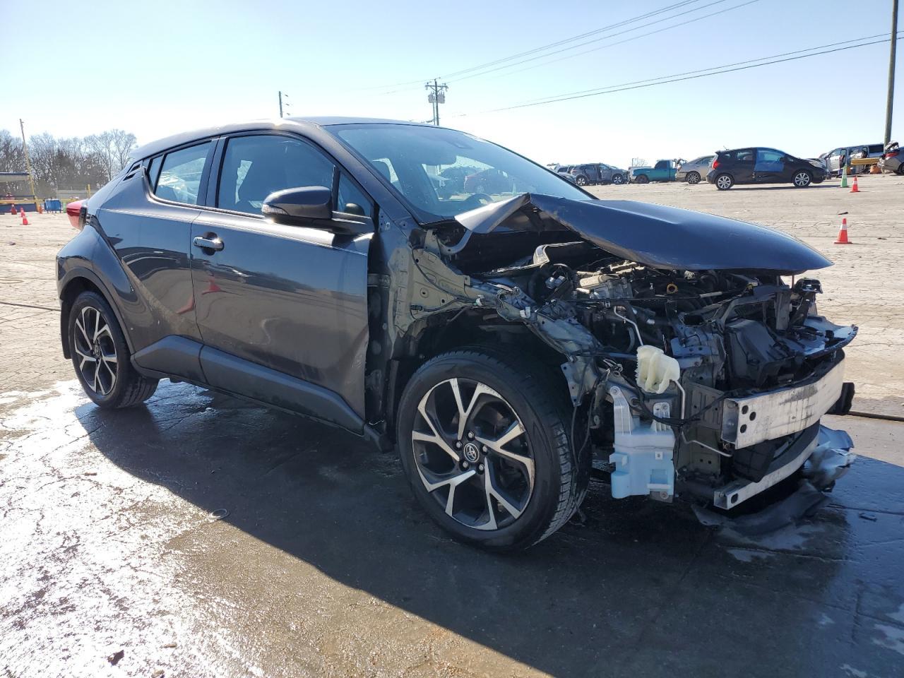 2018 TOYOTA C-HR XLE - Image 4