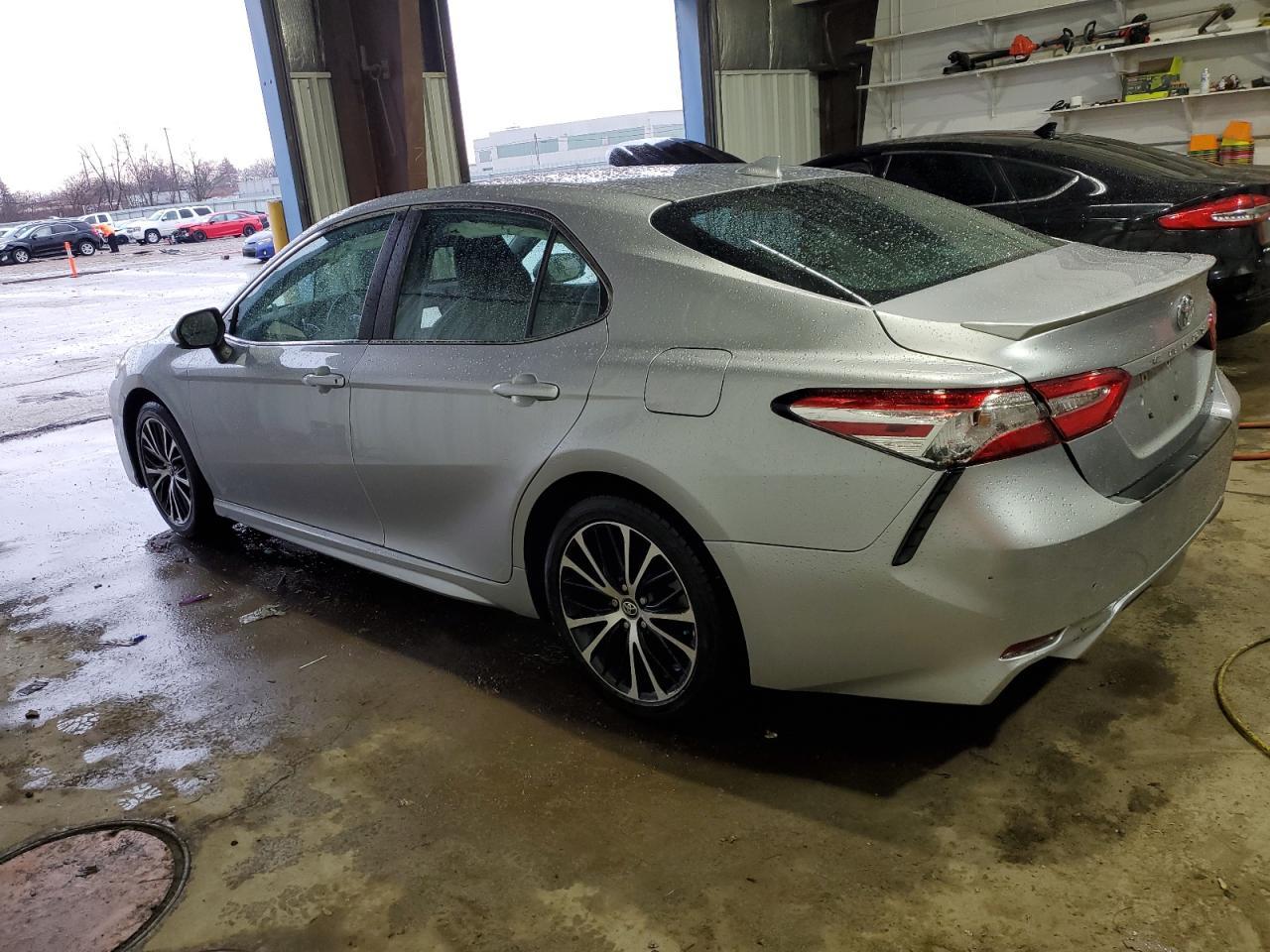 2020 TOYOTA CAMRY SE - Image 2