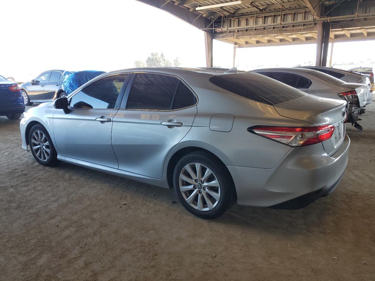 2020 TOYOTA CAMRY LE - Фото 2