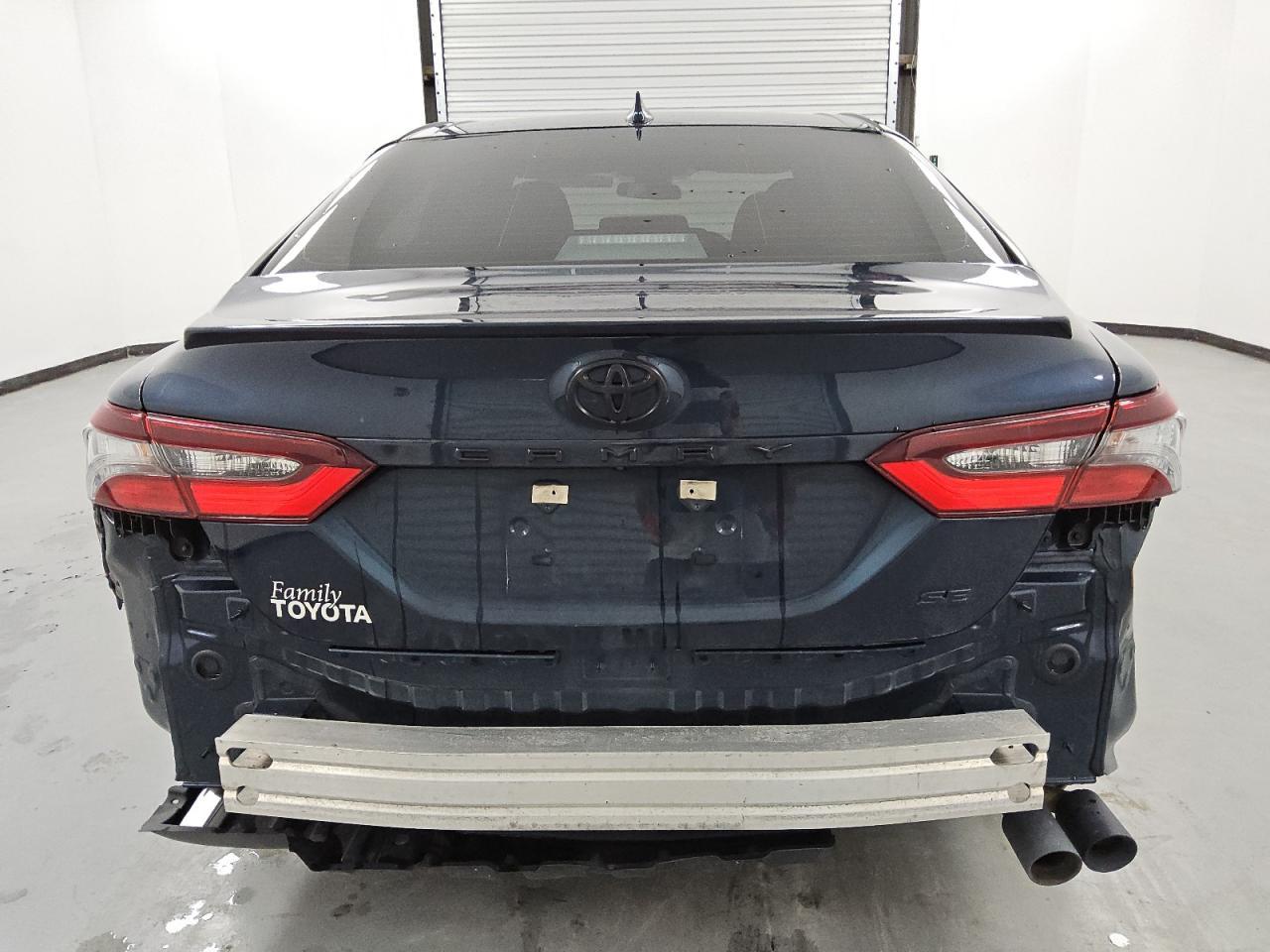 2021 TOYOTA CAMRY SE - Фото 6