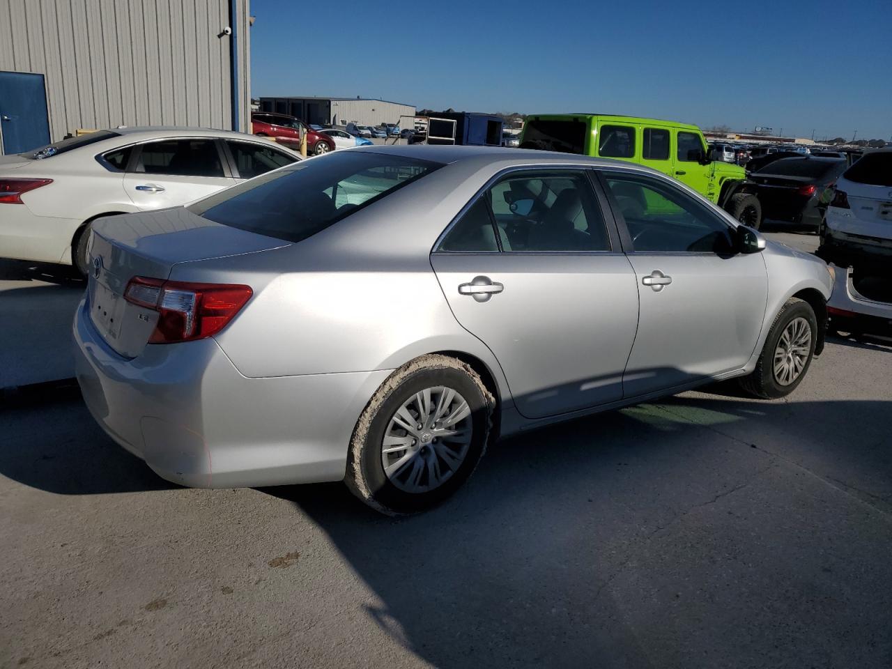 2014 TOYOTA CAMRY L - Image 3