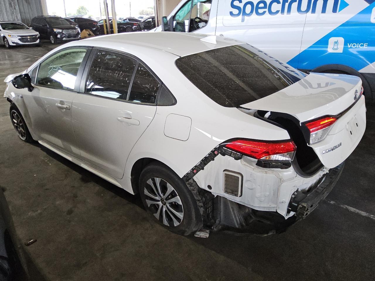 2021 TOYOTA COROLLA LE - Фото 2