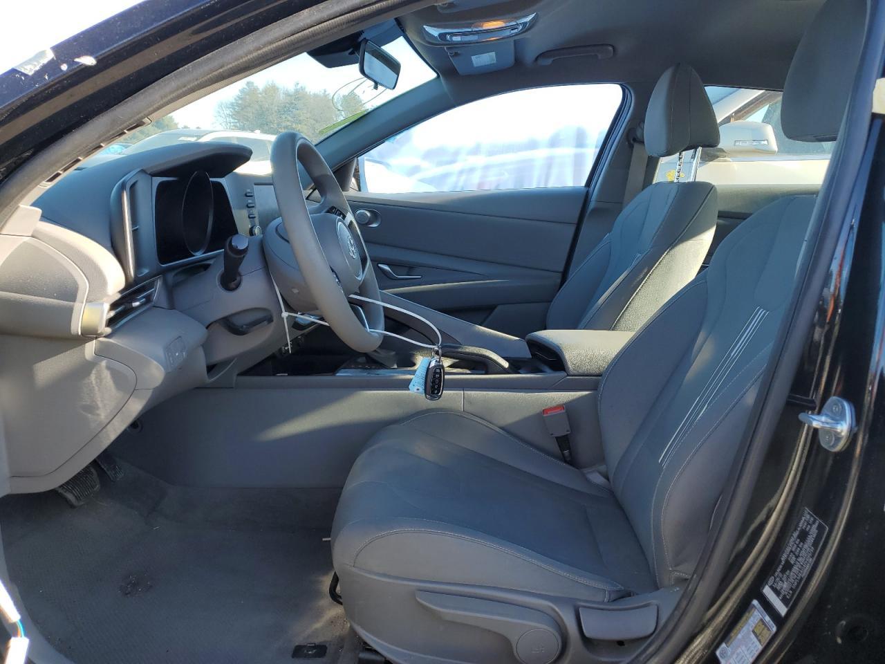 2023 HYUNDAI ELANTRA SE - Фото 7
