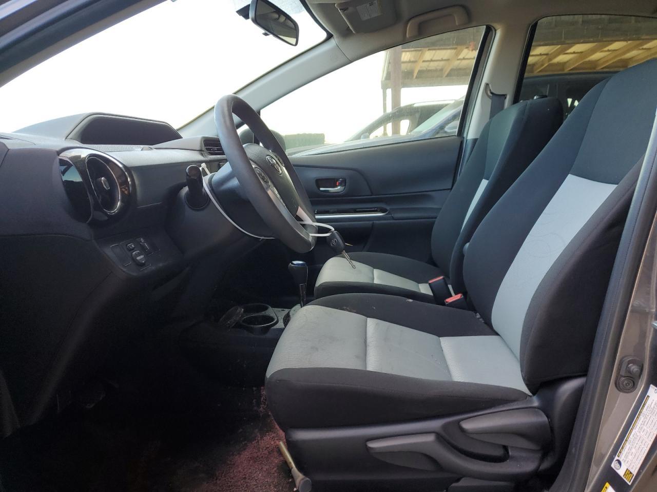 2015 TOYOTA PRIUS C - Image 7