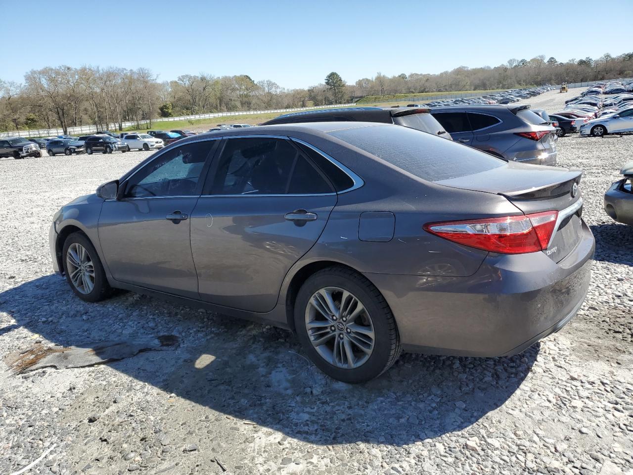 2015 TOYOTA CAMRY LE - Image 2