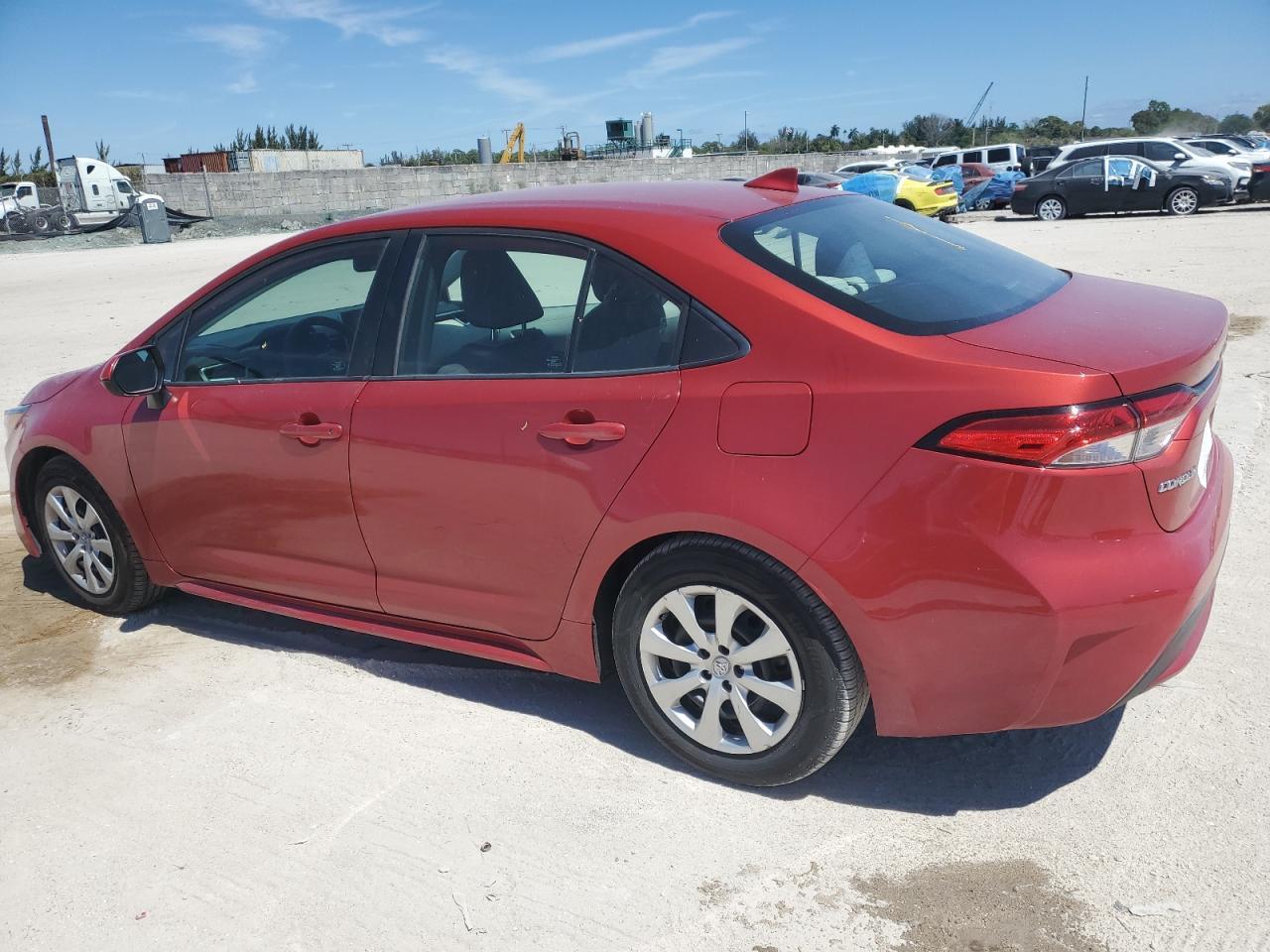 2021 TOYOTA COROLLA LE - Фото 2