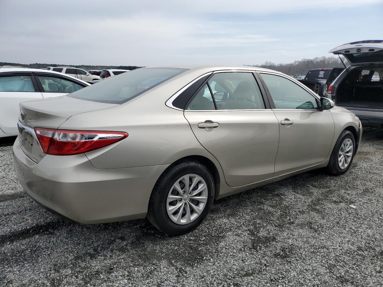 2016 TOYOTA CAMRY LE - Фото 3