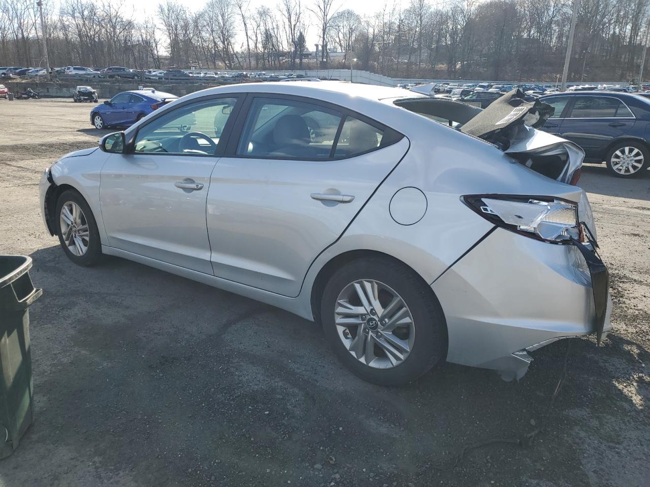 2019 HYUNDAI ELANTRA SE - Фото 2