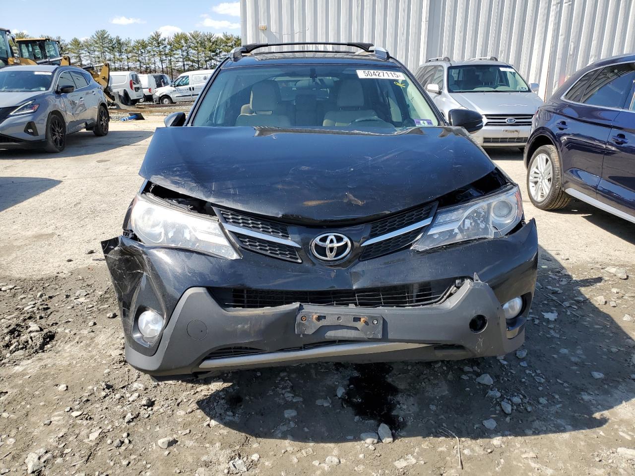 2015 TOYOTA RAV4 XLE - Image 5