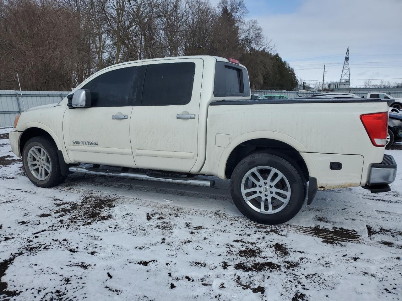2013 NISSAN TITAN S - Фото 2