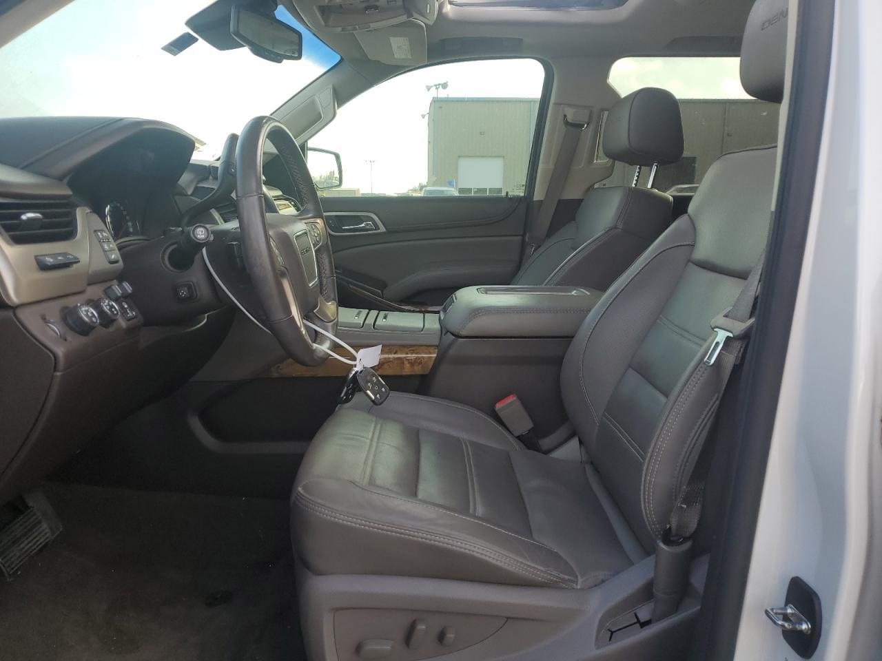 2016 GMC YUKON XL D - Фото 7