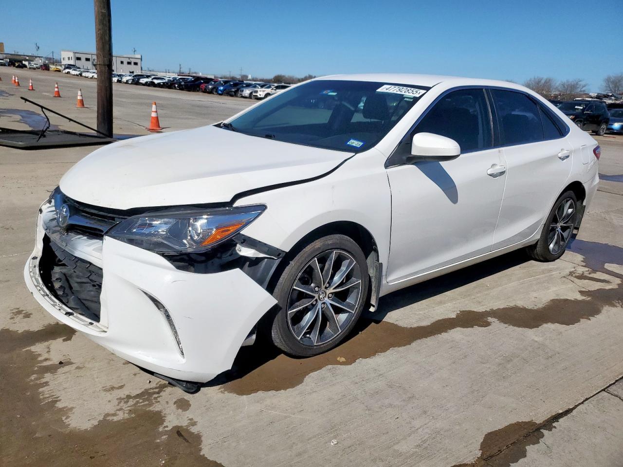 2016 TOYOTA CAMRY LE