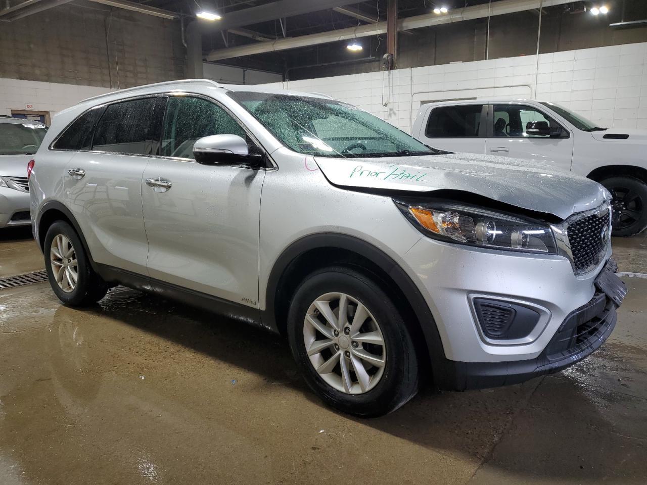 2017 KIA SORENTO LX - Фото 4