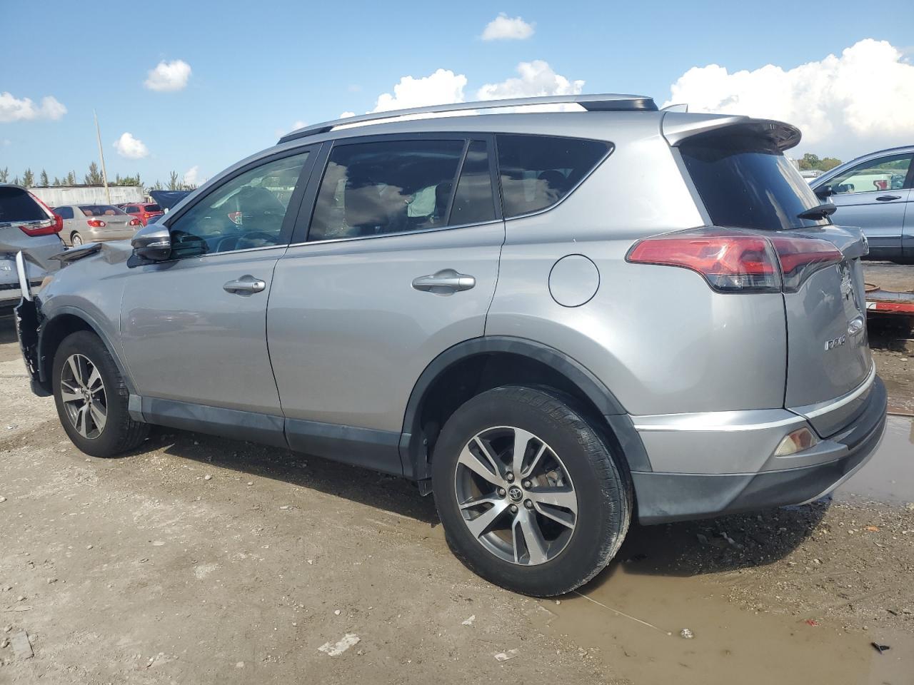 2016 TOYOTA RAV4 XLE - Image 2