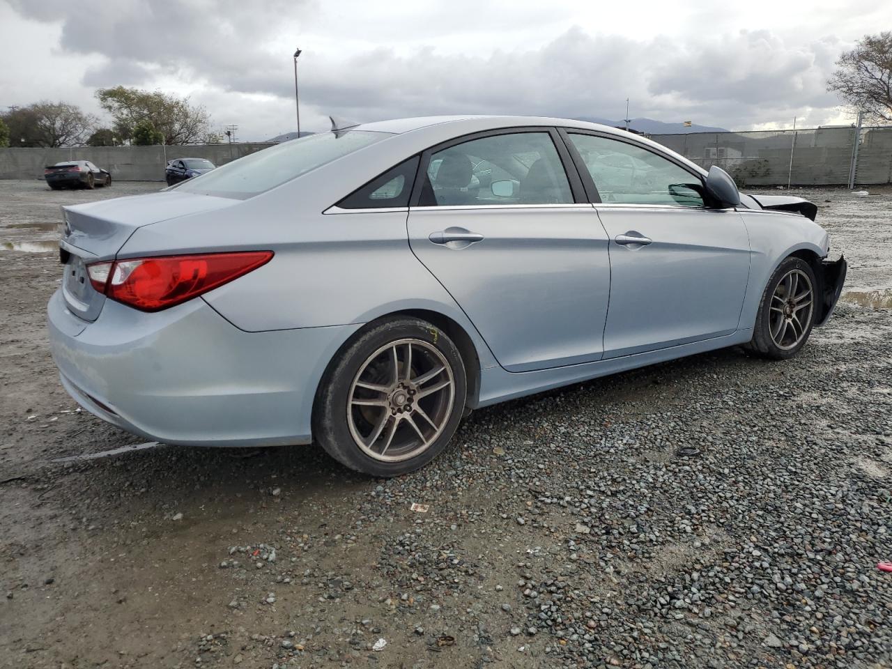 2011 HYUNDAI SONATA GLS - Image 3