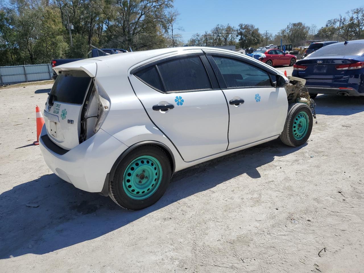 2013 TOYOTA PRIUS C - Image 3