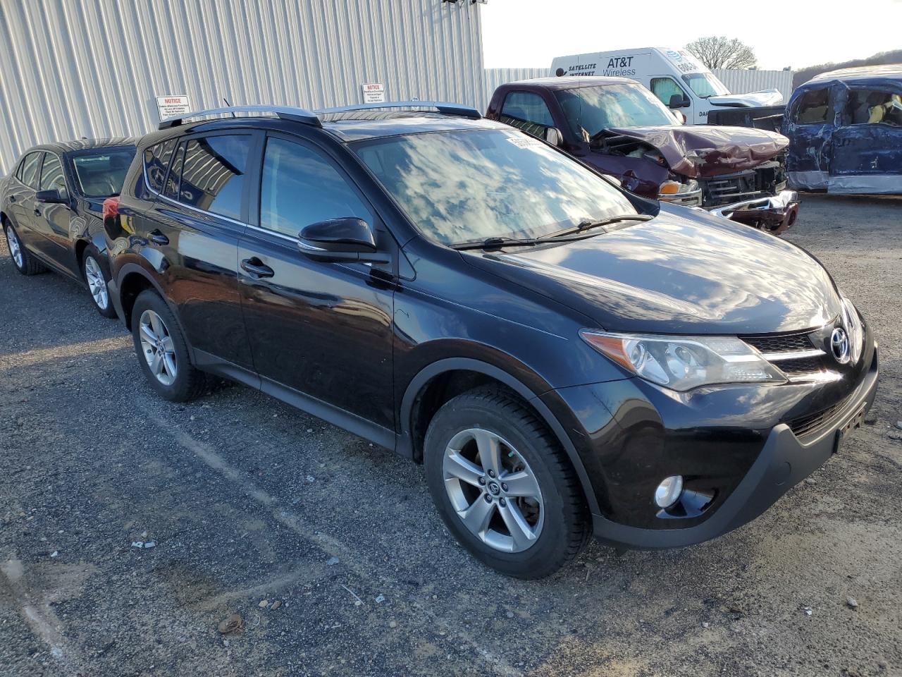 2015 TOYOTA RAV4 XLE - Фото 4