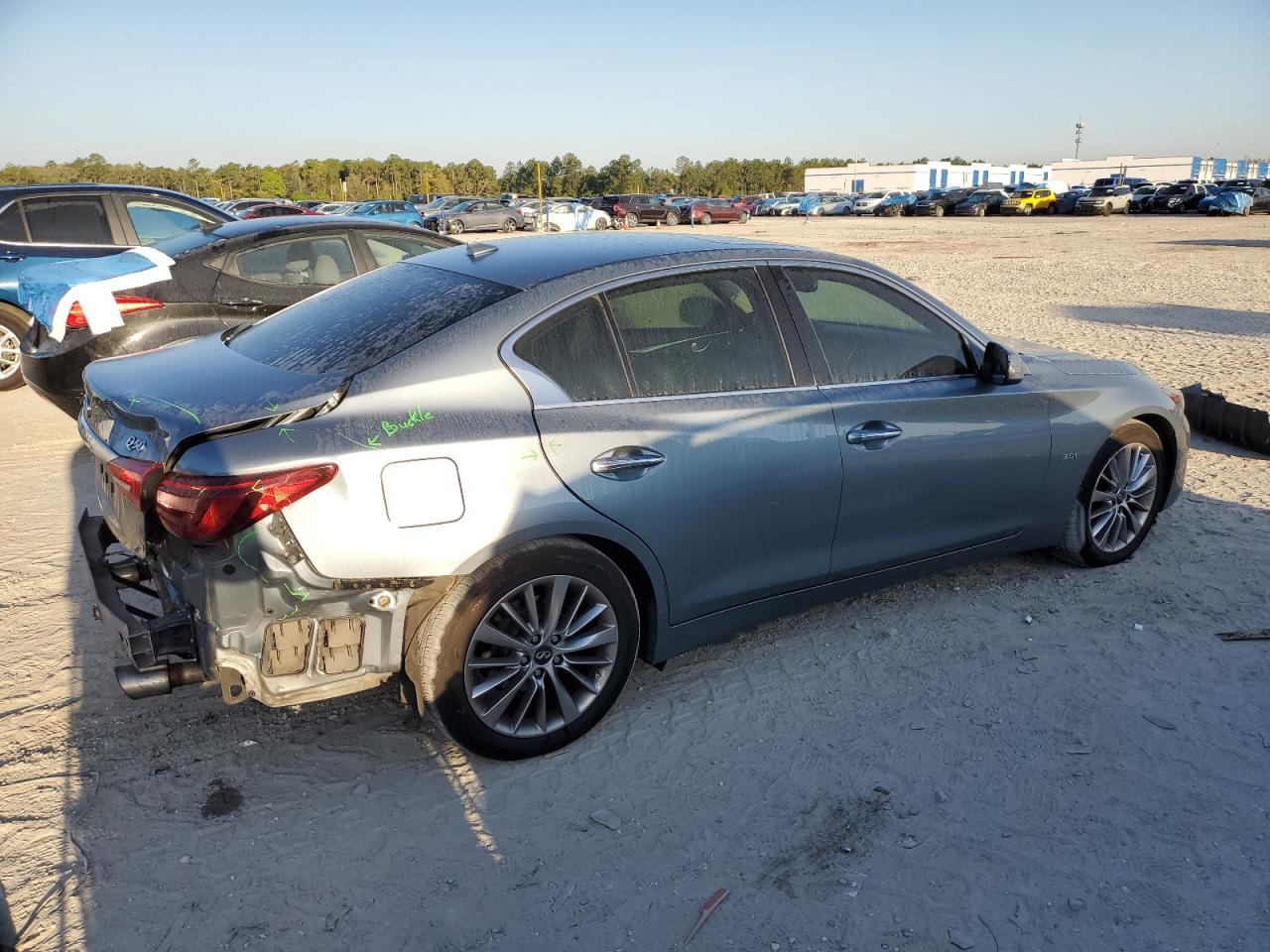 2018 INFINITI Q50 LUXE - Image 3