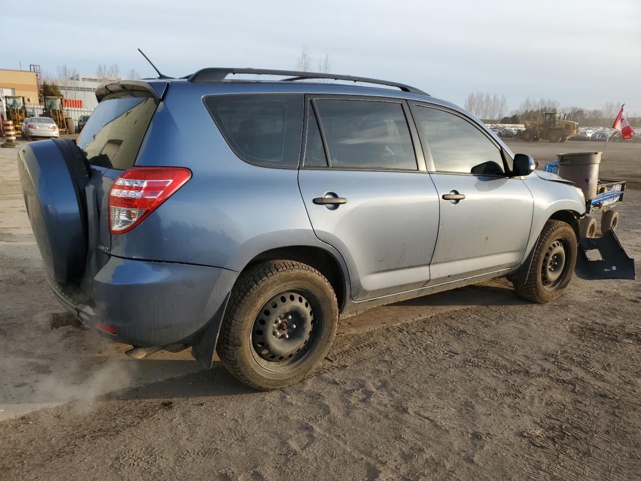 2011 TOYOTA RAV4 - Фото 3