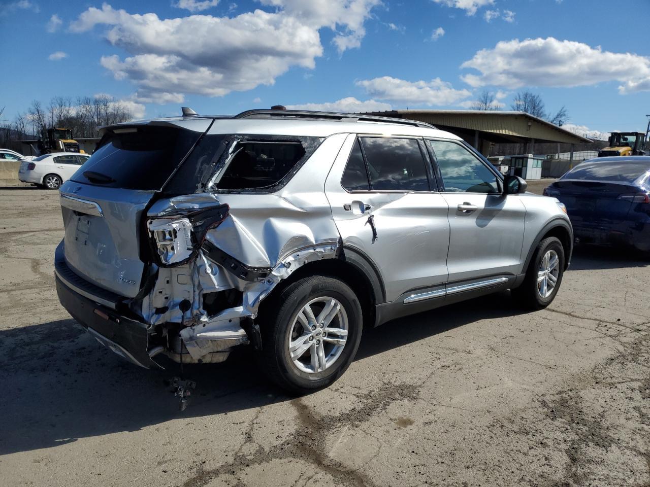 2022 FORD EXPLORER X - Фото 3