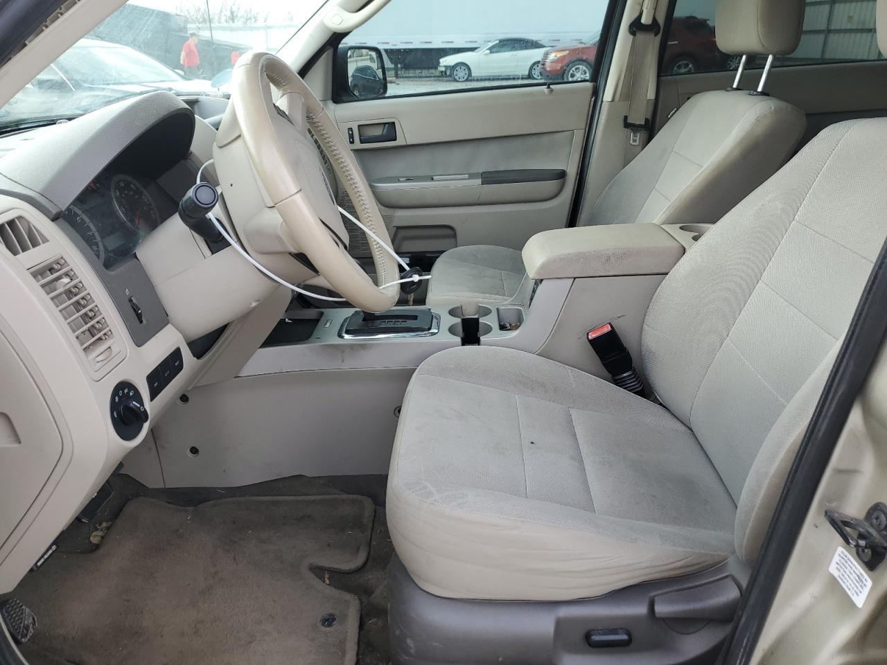 2010 FORD ESCAPE XLT - Image 7