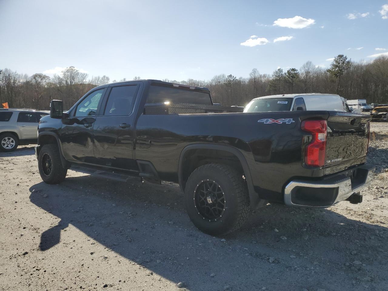 2024 CHEVROLET SILVERADO - Image 2