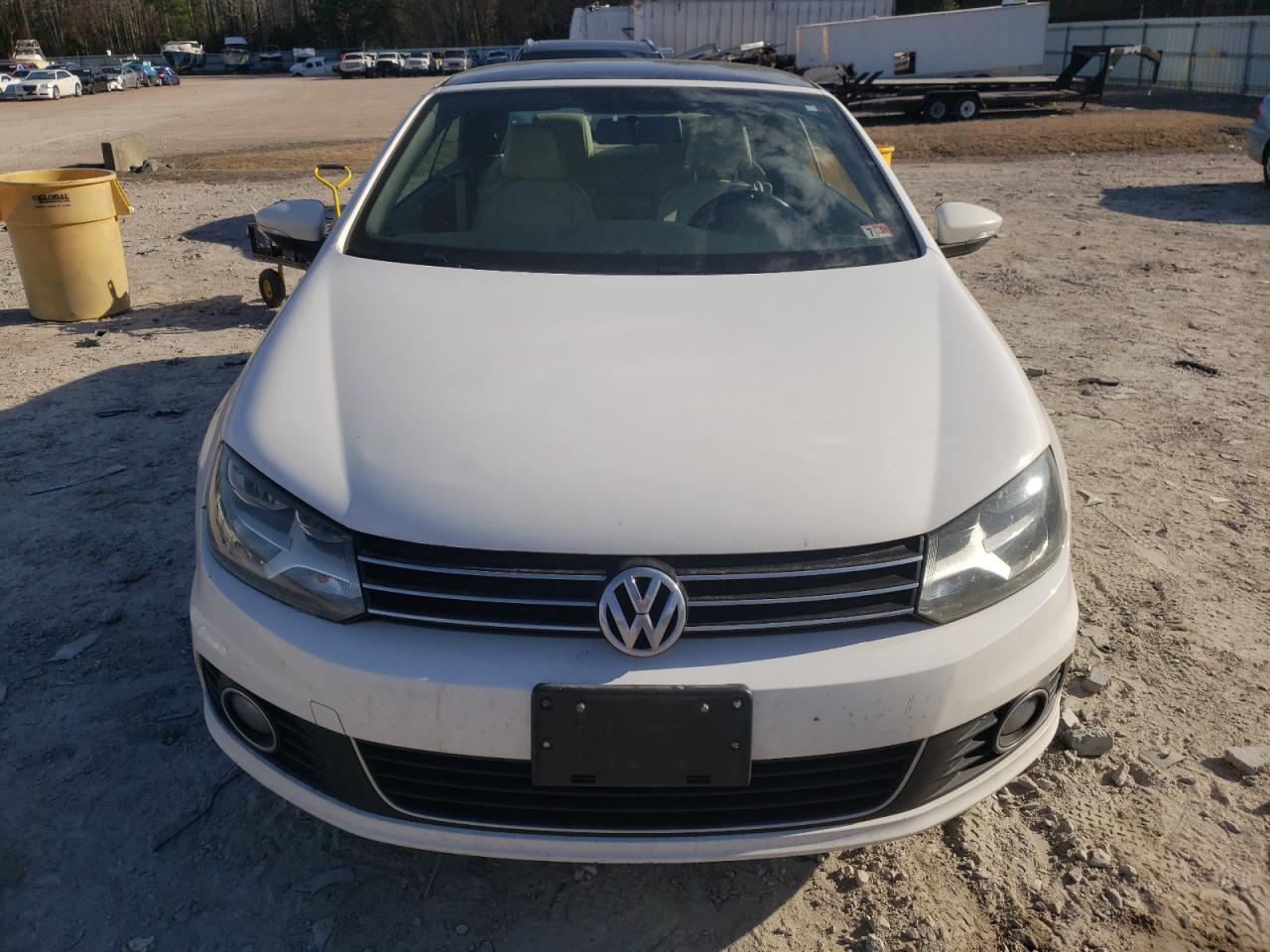 2013 VOLKSWAGEN EOS KOMFOR - Image 5
