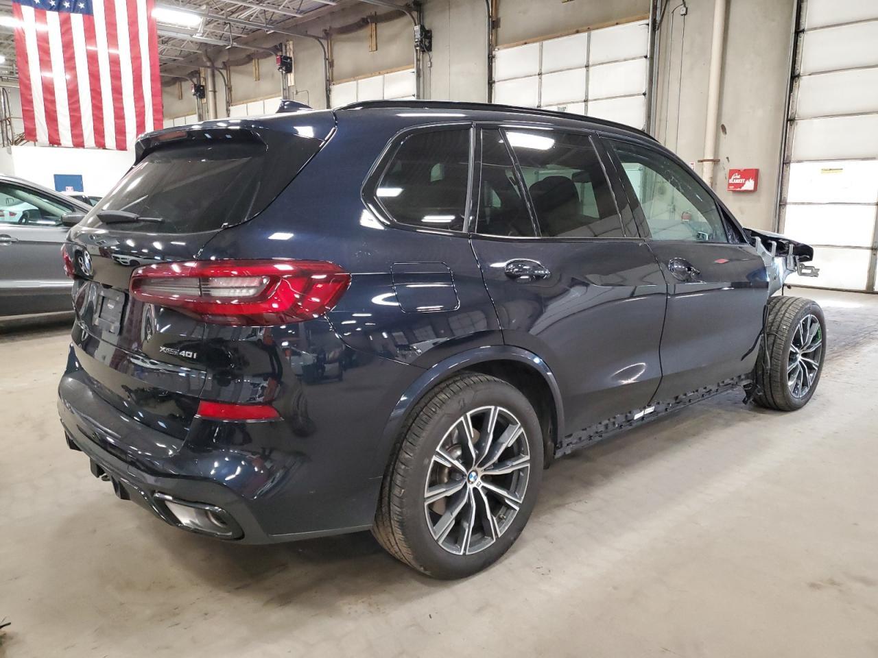 2022 BMW X5 XDRIVE4 - Фото 3