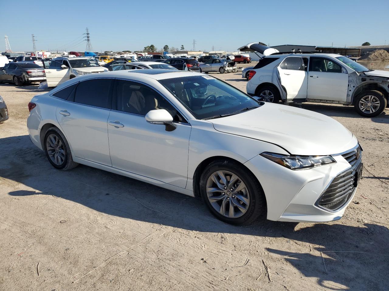 2019 TOYOTA AVALON XLE - Image 4