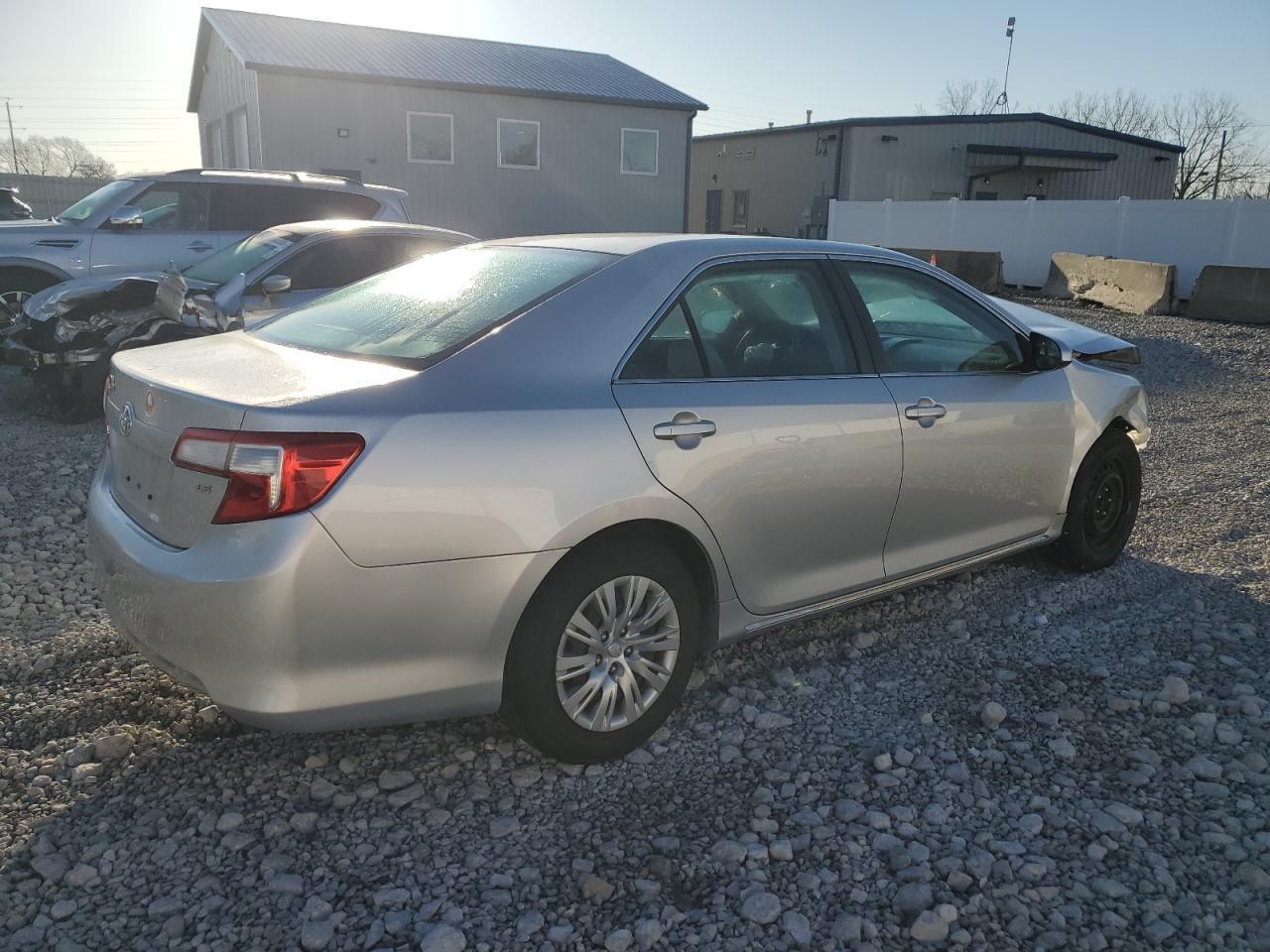 2014 TOYOTA CAMRY L - Image 3