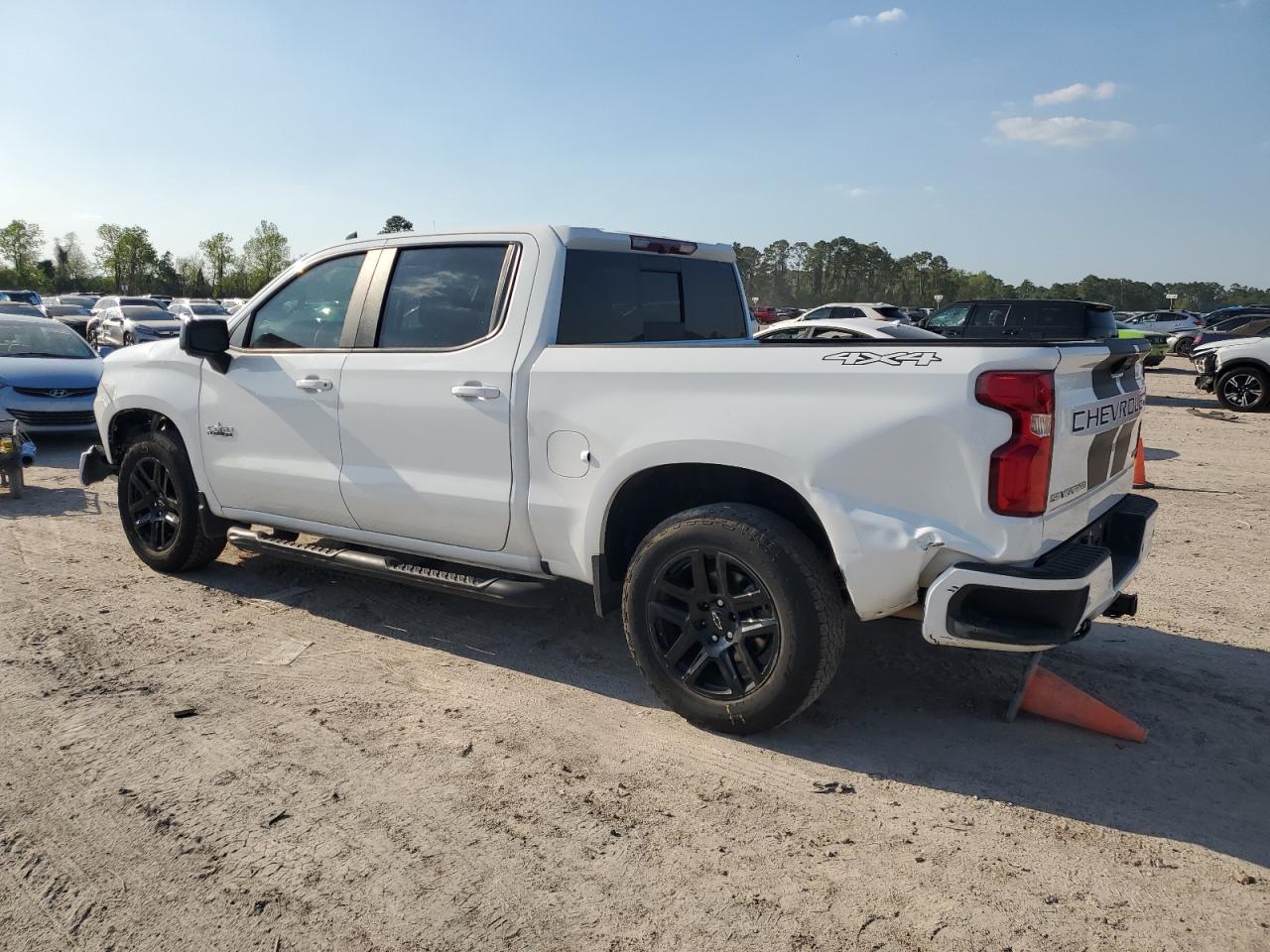 2023 CHEVROLET SILVERADO - Фото 2