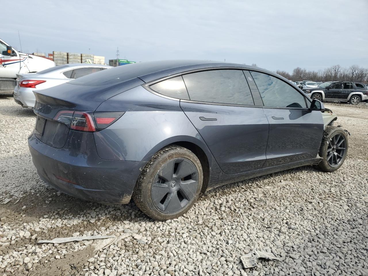 2023 TESLA MODEL 3 - Фото 3