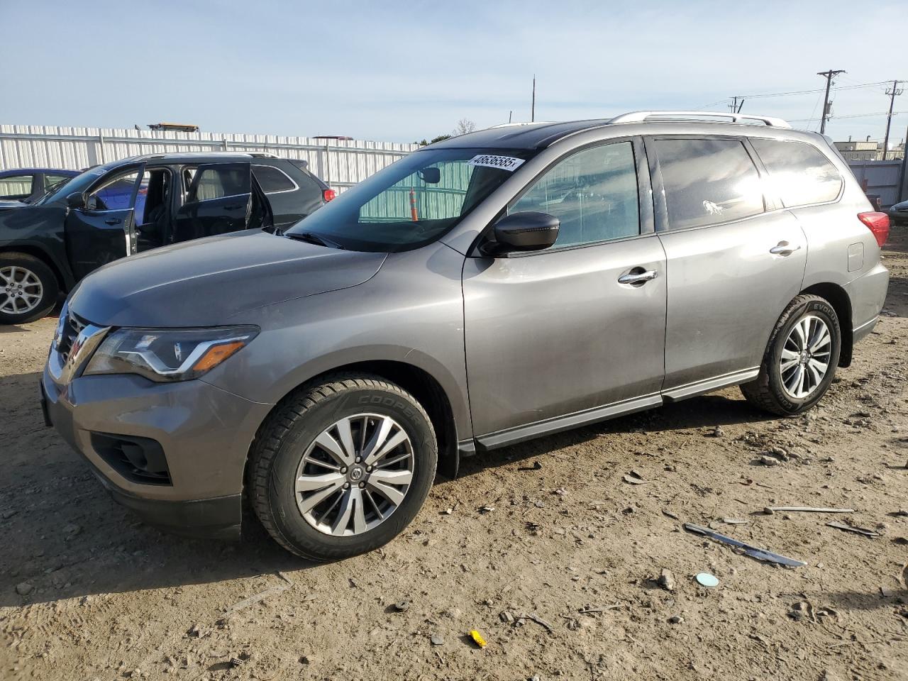 2017 NISSAN PATHFINDER