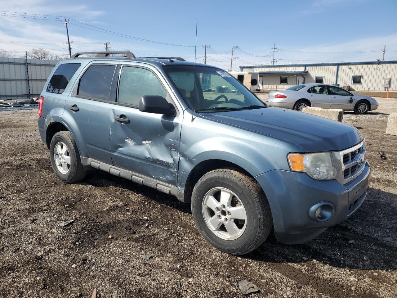 2010 FORD ESCAPE XLT - Image 4