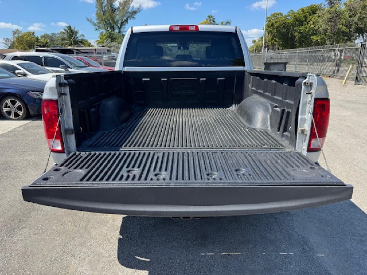 2017 RAM 1500 ST - Image 6