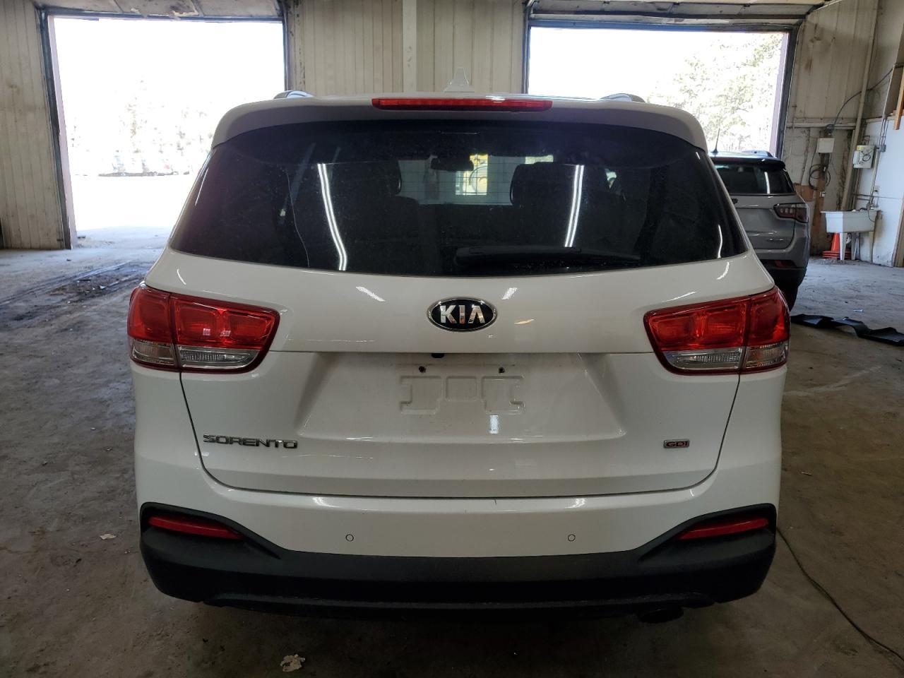 2016 KIA SORENTO LX - Image 6