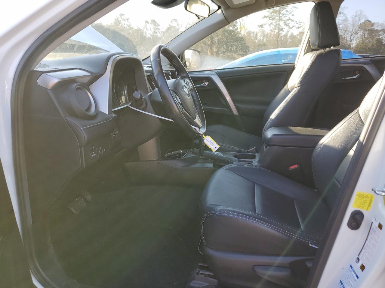 2017 TOYOTA RAV4 XLE - Image 7
