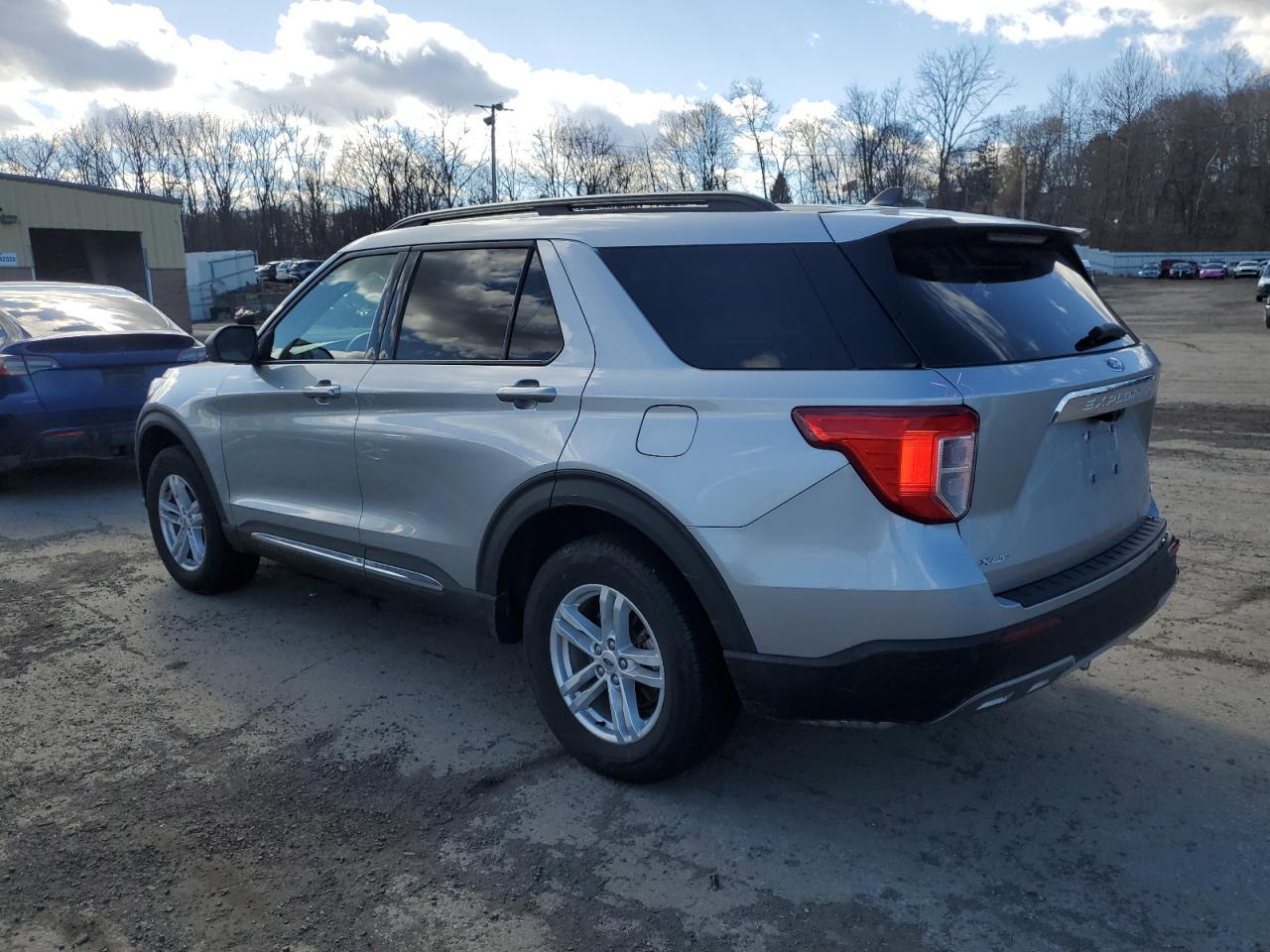 2022 FORD EXPLORER X - Фото 2