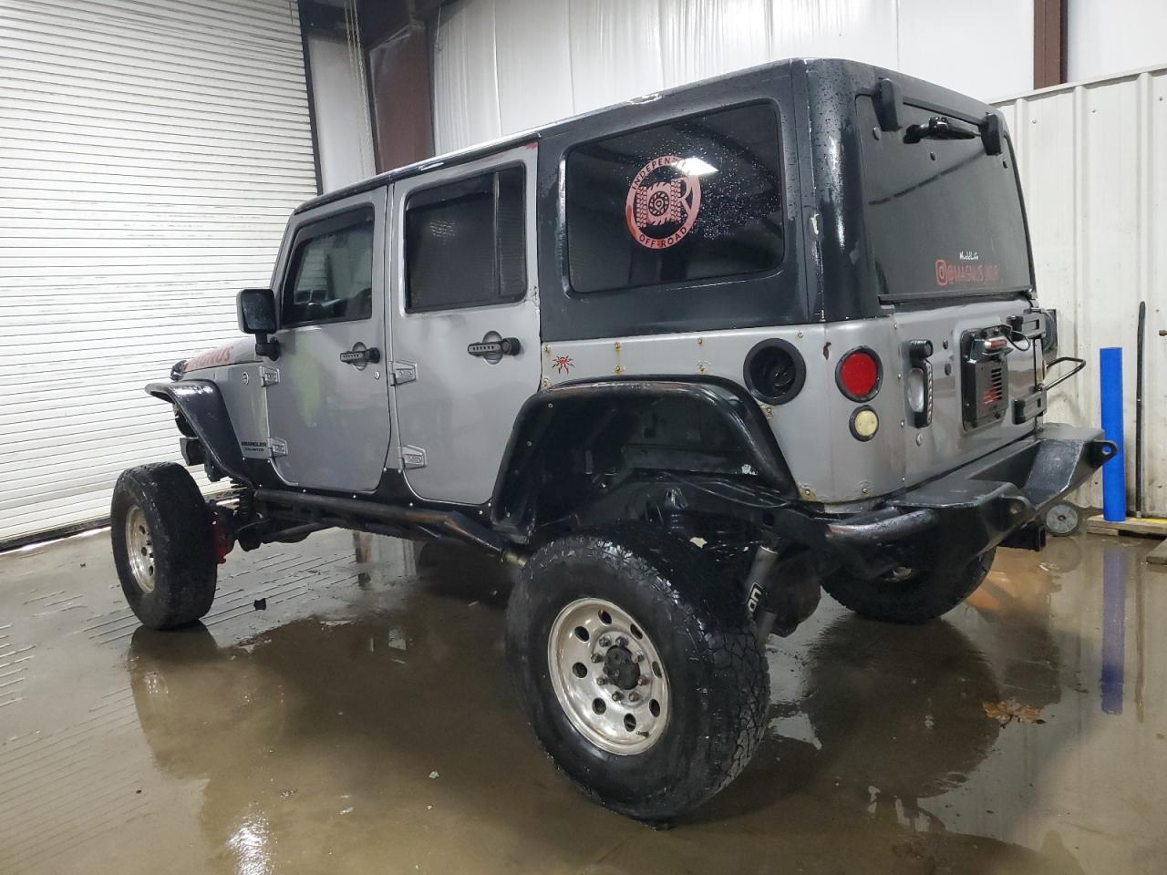 2017 JEEP WRANGLER U - Image 2
