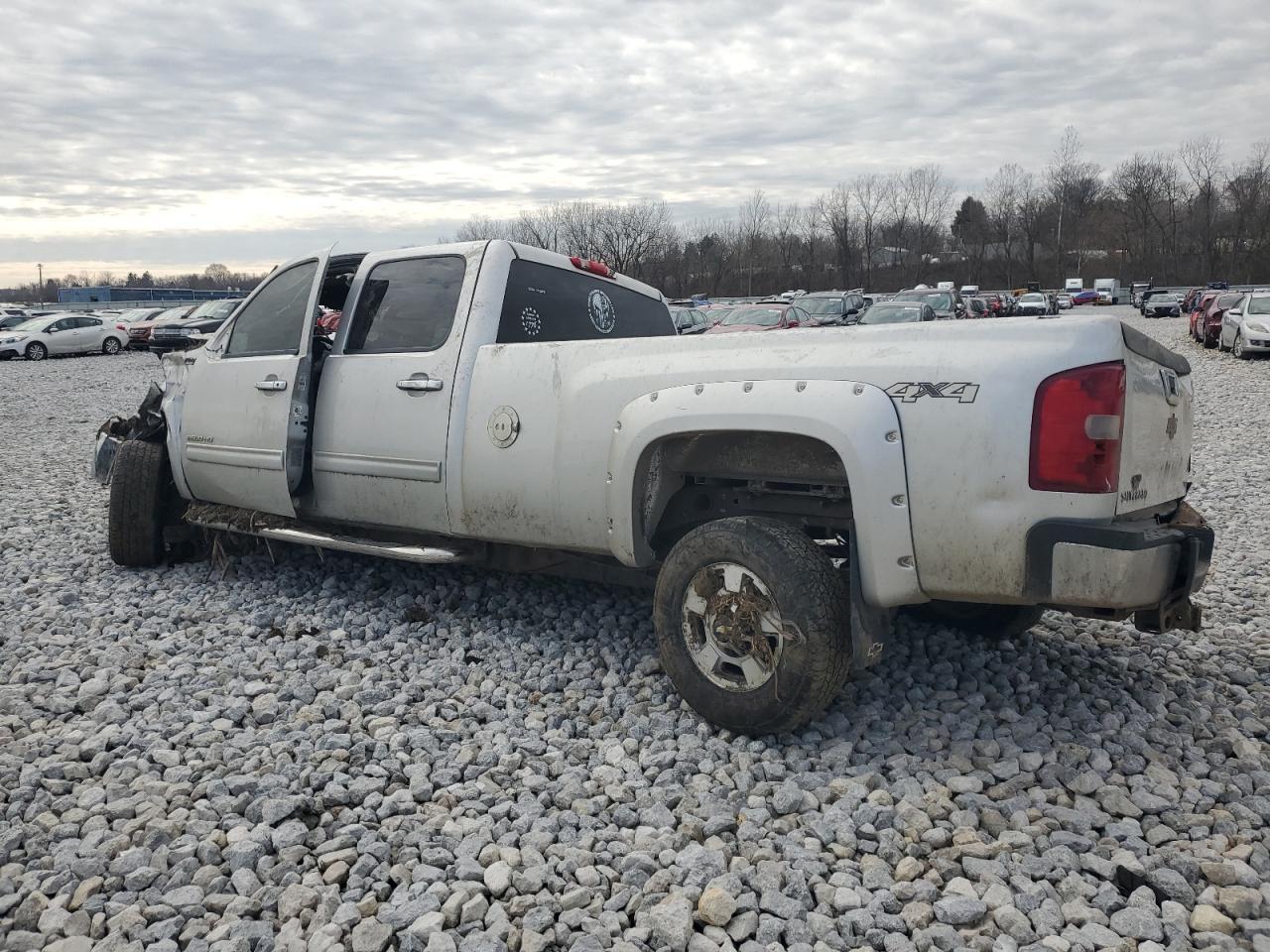 2012 CHEVROLET SILVERADO - Image 2