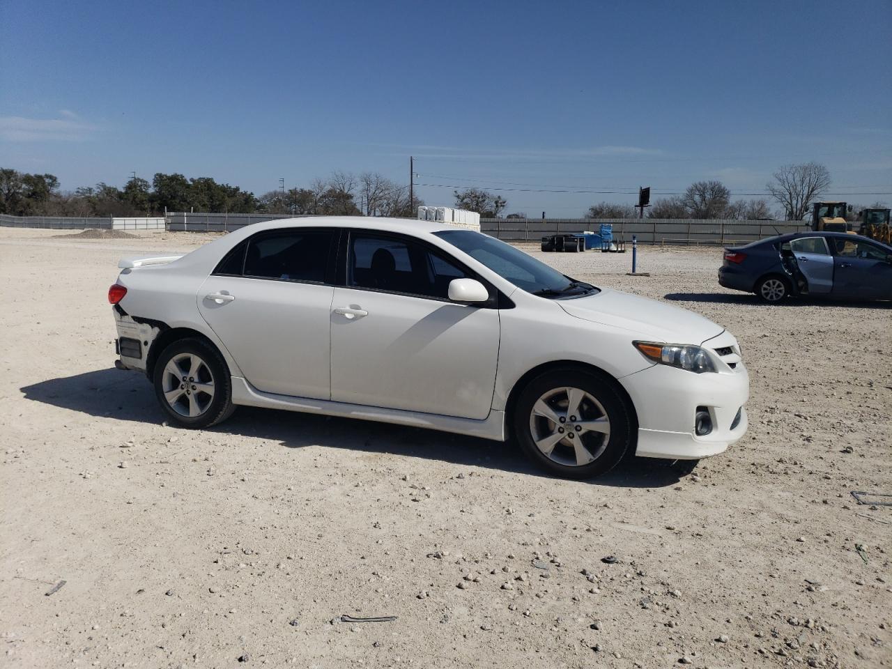 2013 TOYOTA COROLLA BA - Фото 4