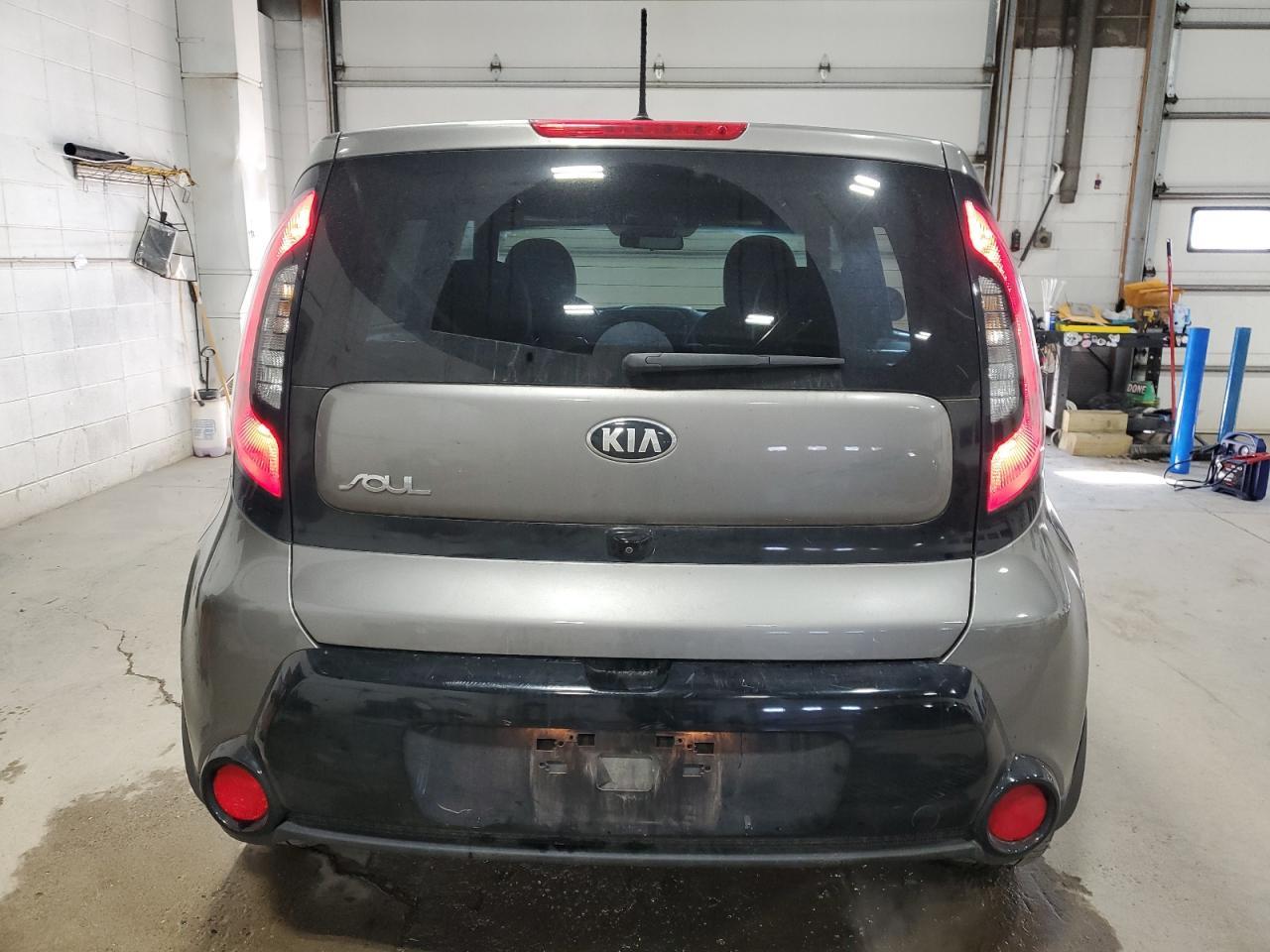 2016 KIA SOUL + - Image 6