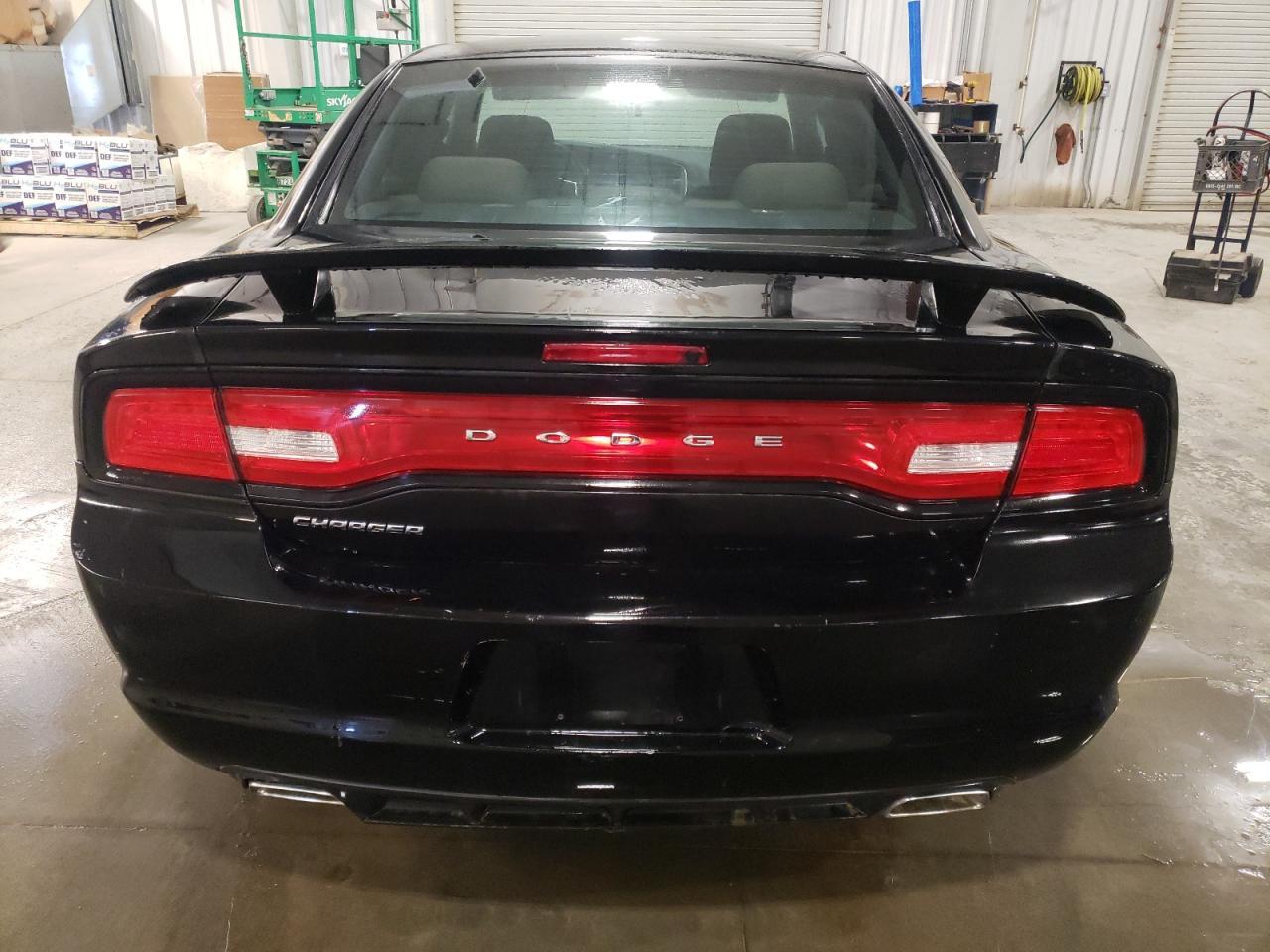 2014 DODGE CHARGER SE - Image 6