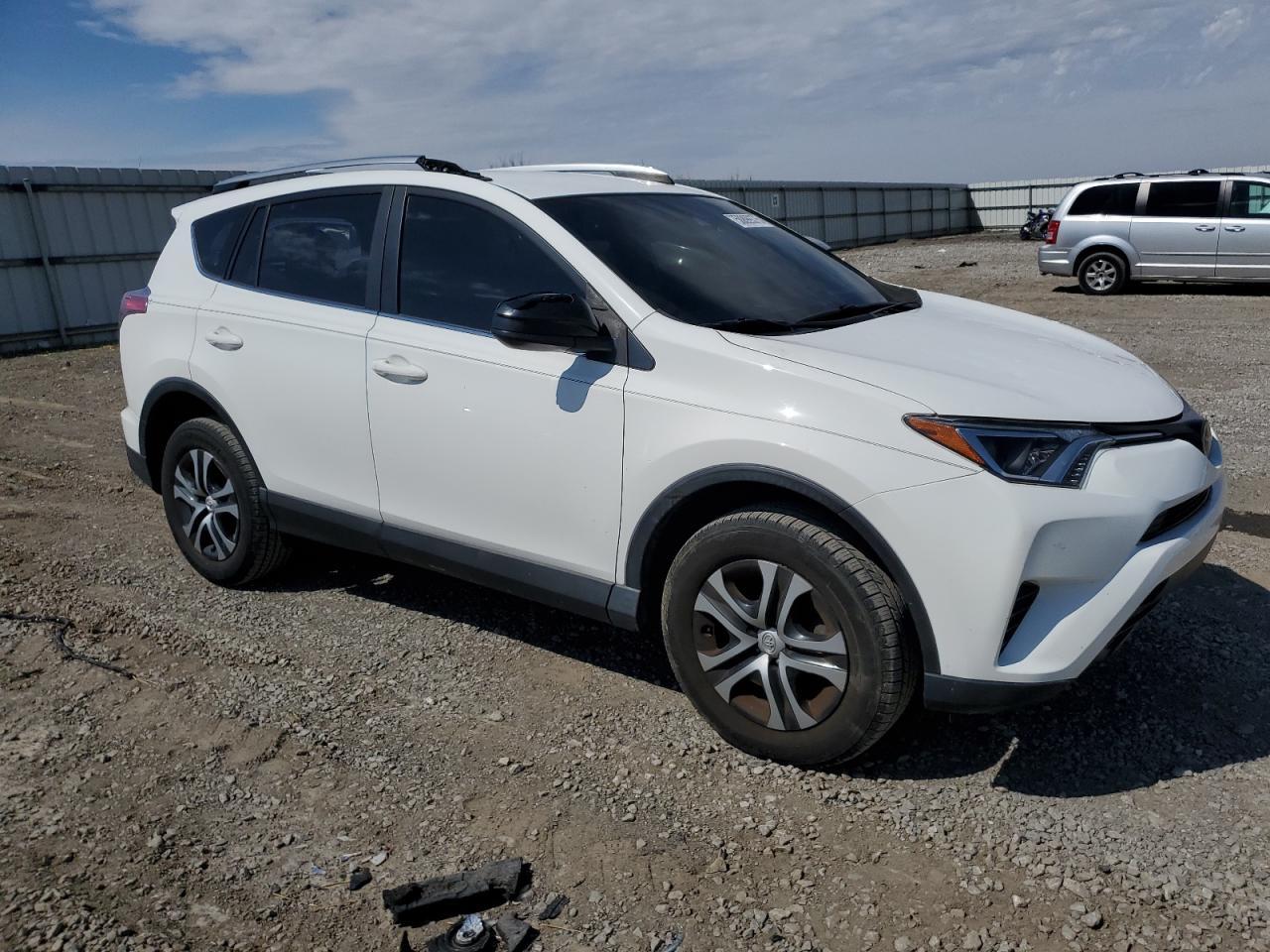 2018 TOYOTA RAV4 LE - Image 4