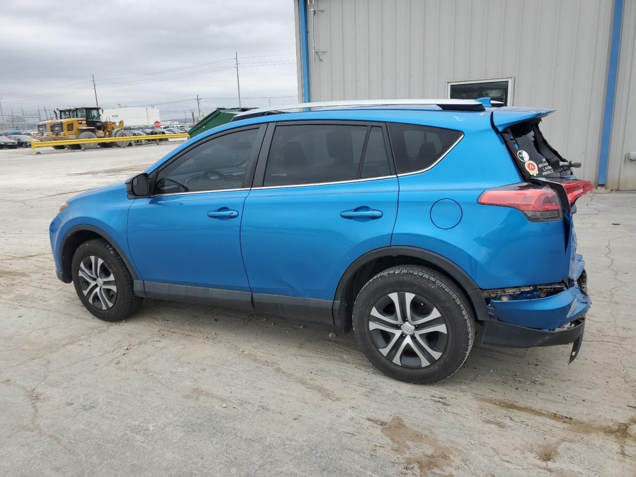 2017 TOYOTA RAV4 LE - Image 2
