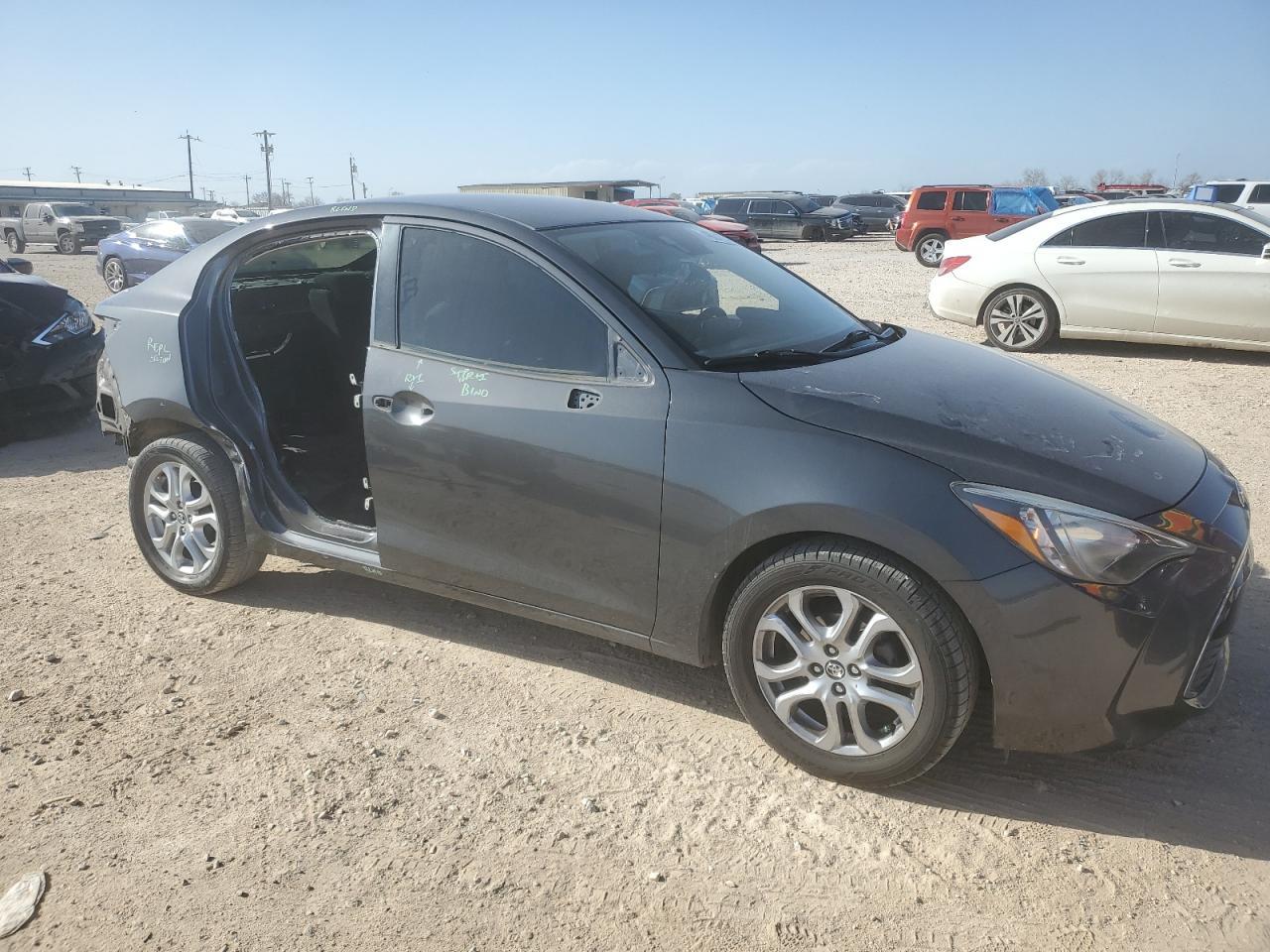 2017 TOYOTA YARIS IA - Фото 4