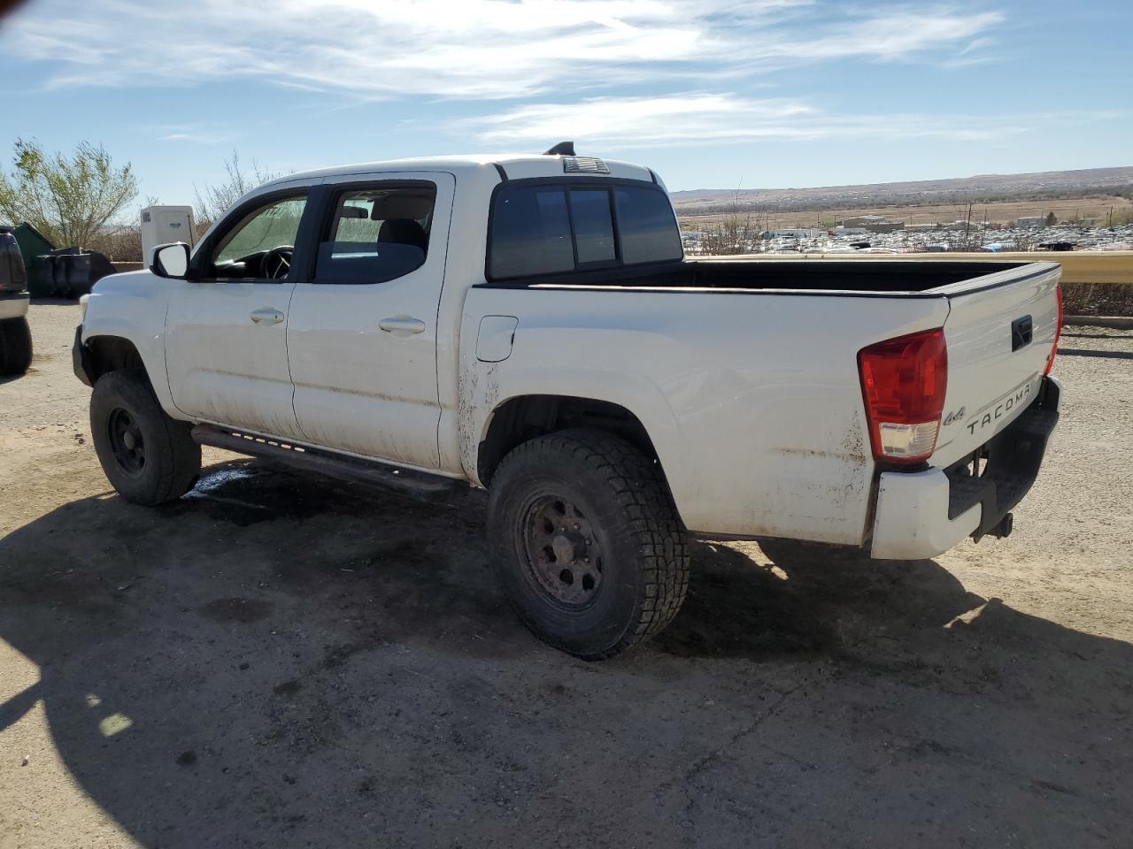 2017 TOYOTA TACOMA DOU - Фото 2
