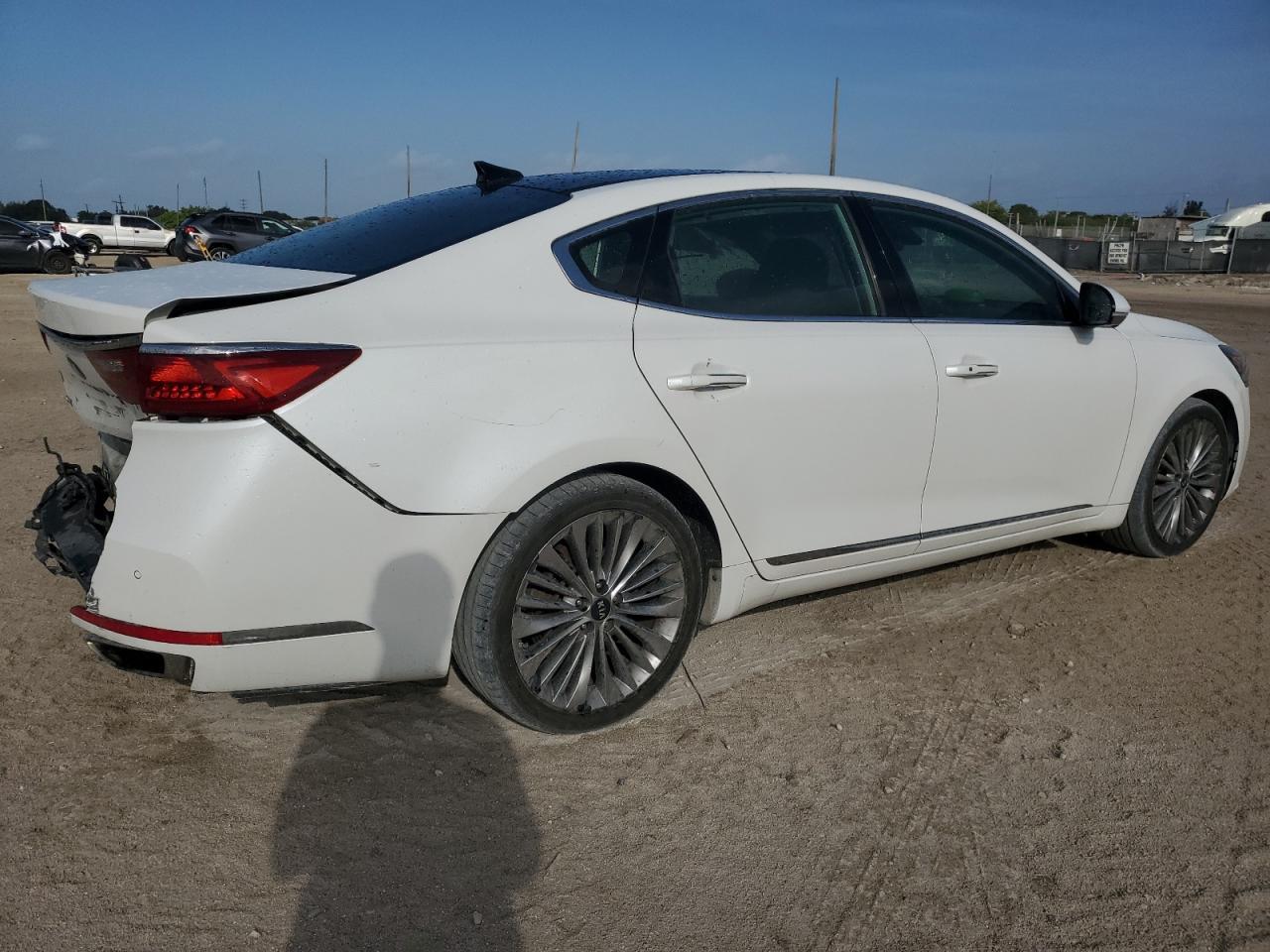 2017 KIA CADENZA PR - Image 3